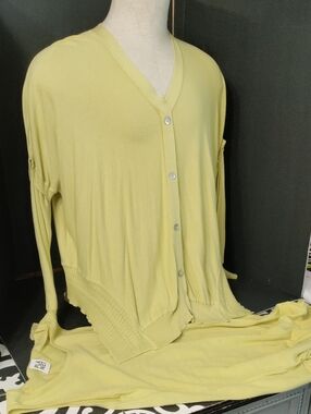 PLANET By Lauren G Soft V-Neck Pale Yellow Button Front Cardigan